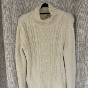 Amuse Society Cream fuzzy cable knit sweater